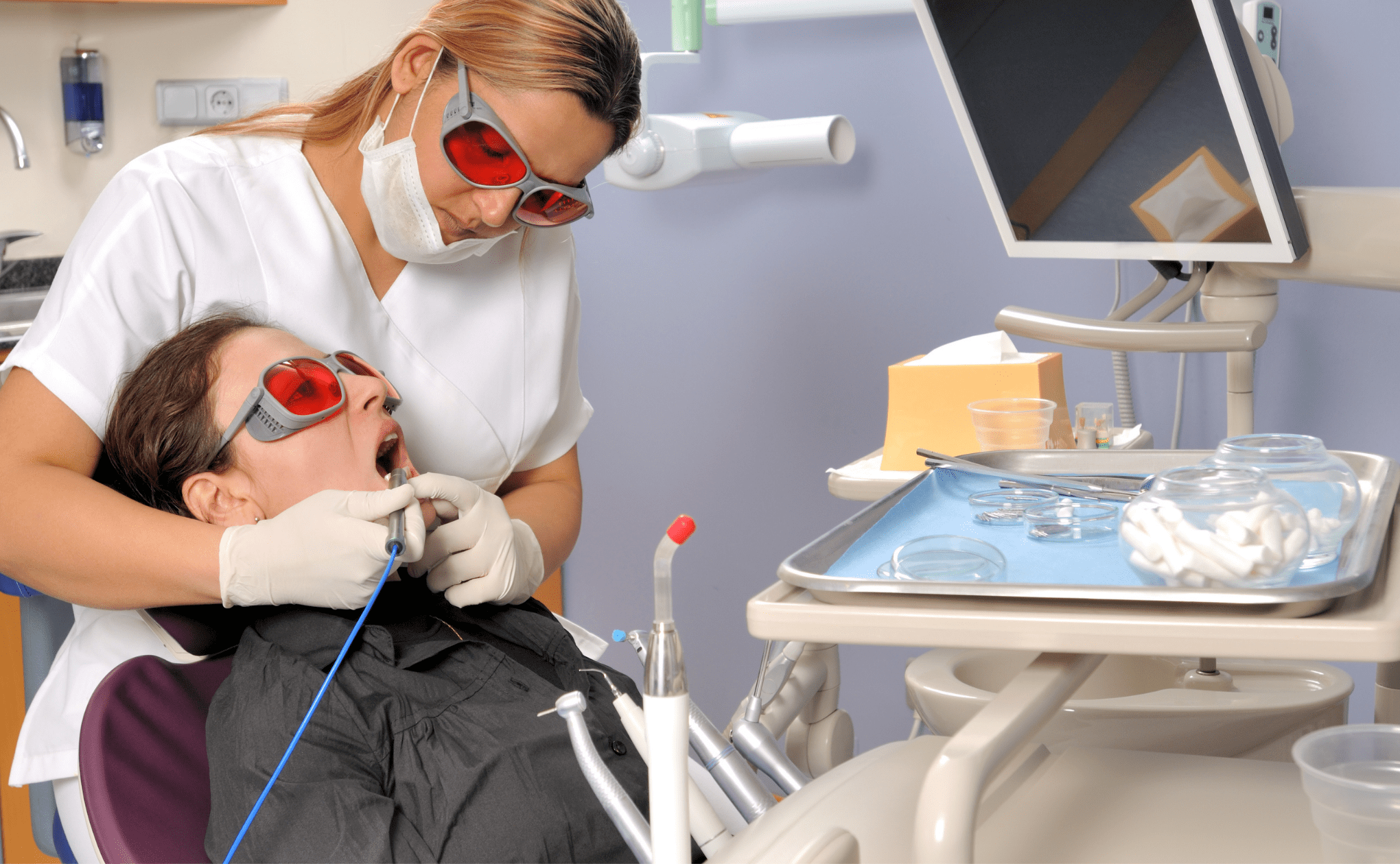How to Find the Right Cosmetic Dentist for You